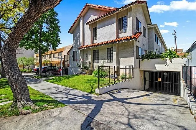 219 N Isabel St #5