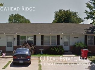 1001 N Arrowhead Rdg, Independence, MO 64056