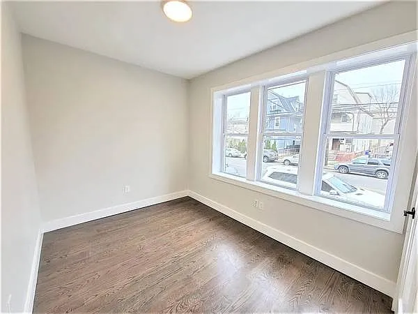 173 Godwin Ave — Photo 4