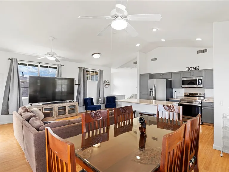 650 Komo Ohia St — Photo 32