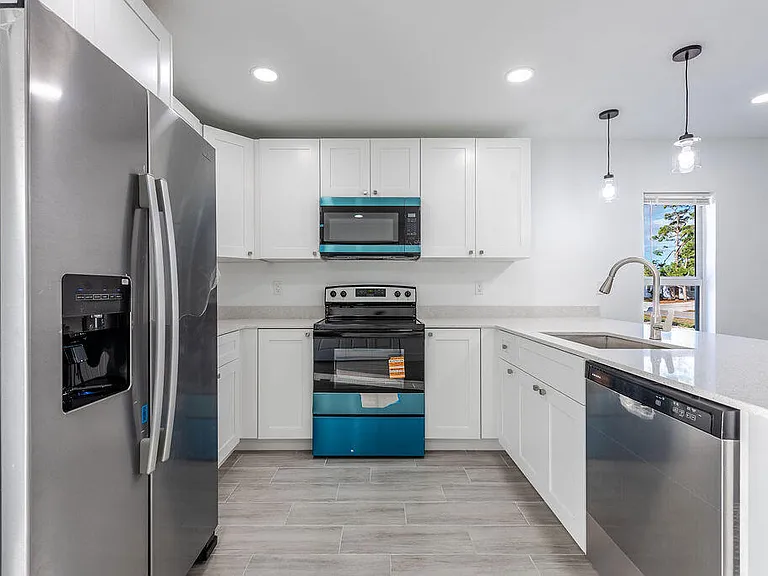 3018 SE Iris St — Photo 7