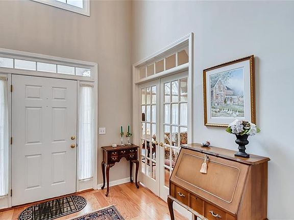 4th image of 5275 Wyntree Ct
