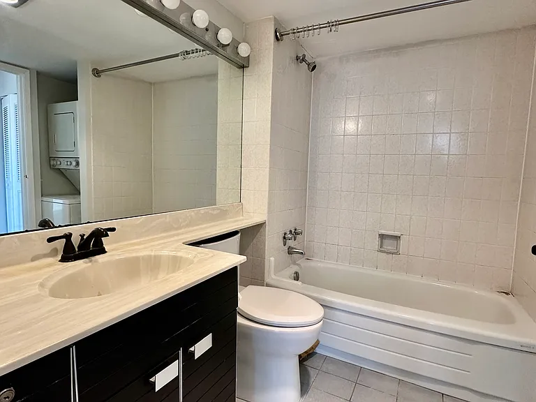 850 Burrard St — Photo 9