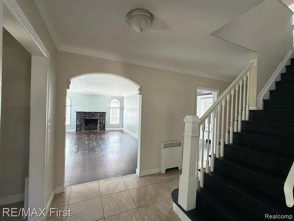 4 bed, 2.5 bath, 2504 sqft, $3,500 — Photo 4