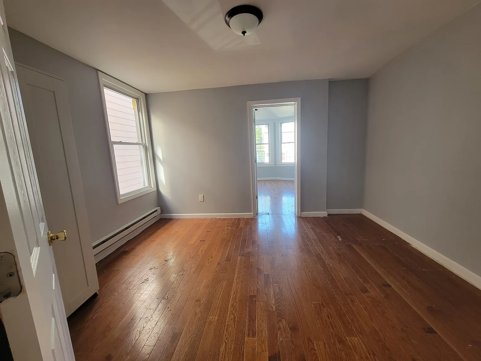 3 bed, 1050 sqft, $2,250 — Photo 2