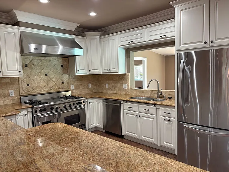 12859 Fenton Ave — Photo 16