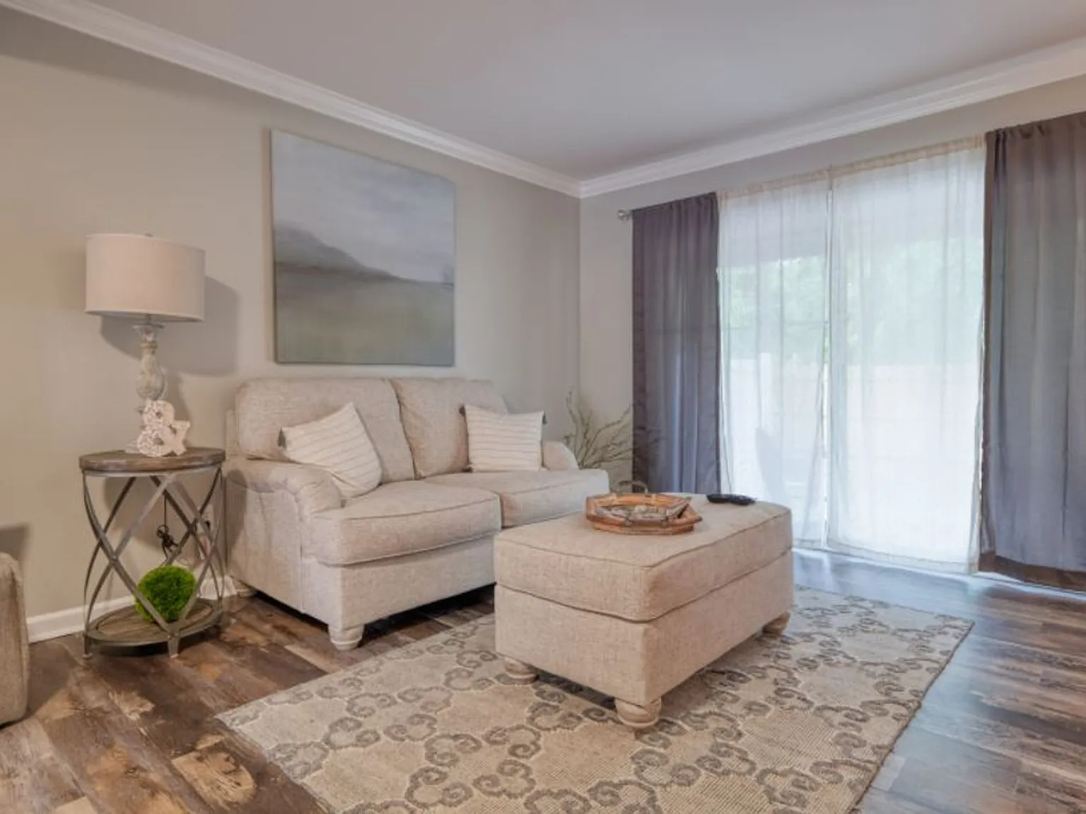 Center Town Condominiums — Photo 2