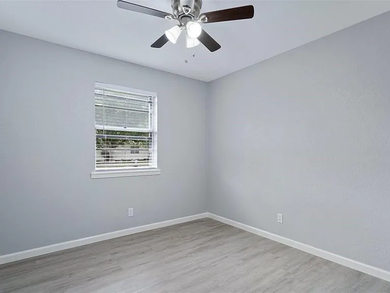 615 S 15th St — Photo 5