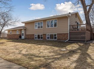 631 2nd Ave NW, Osseo, MN 55369