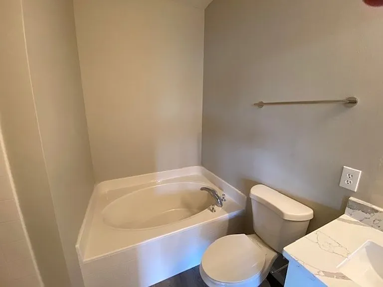 5212 Outlook Dr — Photo 22