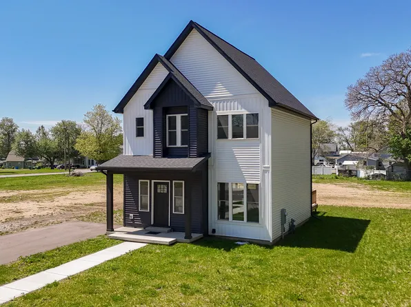 105 Lester Ave, Dowagiac, MI 49047