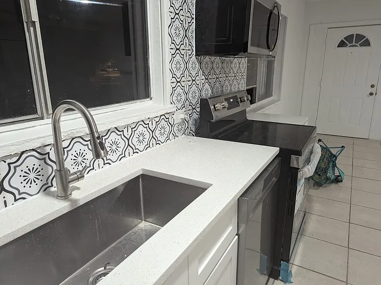1005 Mayflower Rd — Photo 4