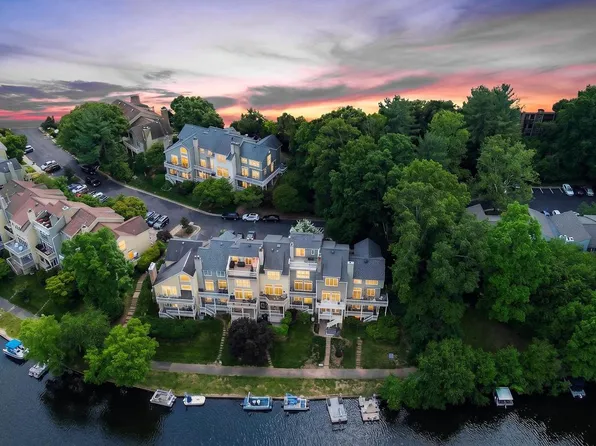 11103 Lake Chapel Ln, Reston, VA 20191