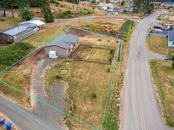 5th image of 388 N Sunnyview Pl