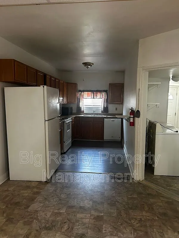 4 bed, 1.5 bath, 1653 sqft, $1,650 — Photo 4