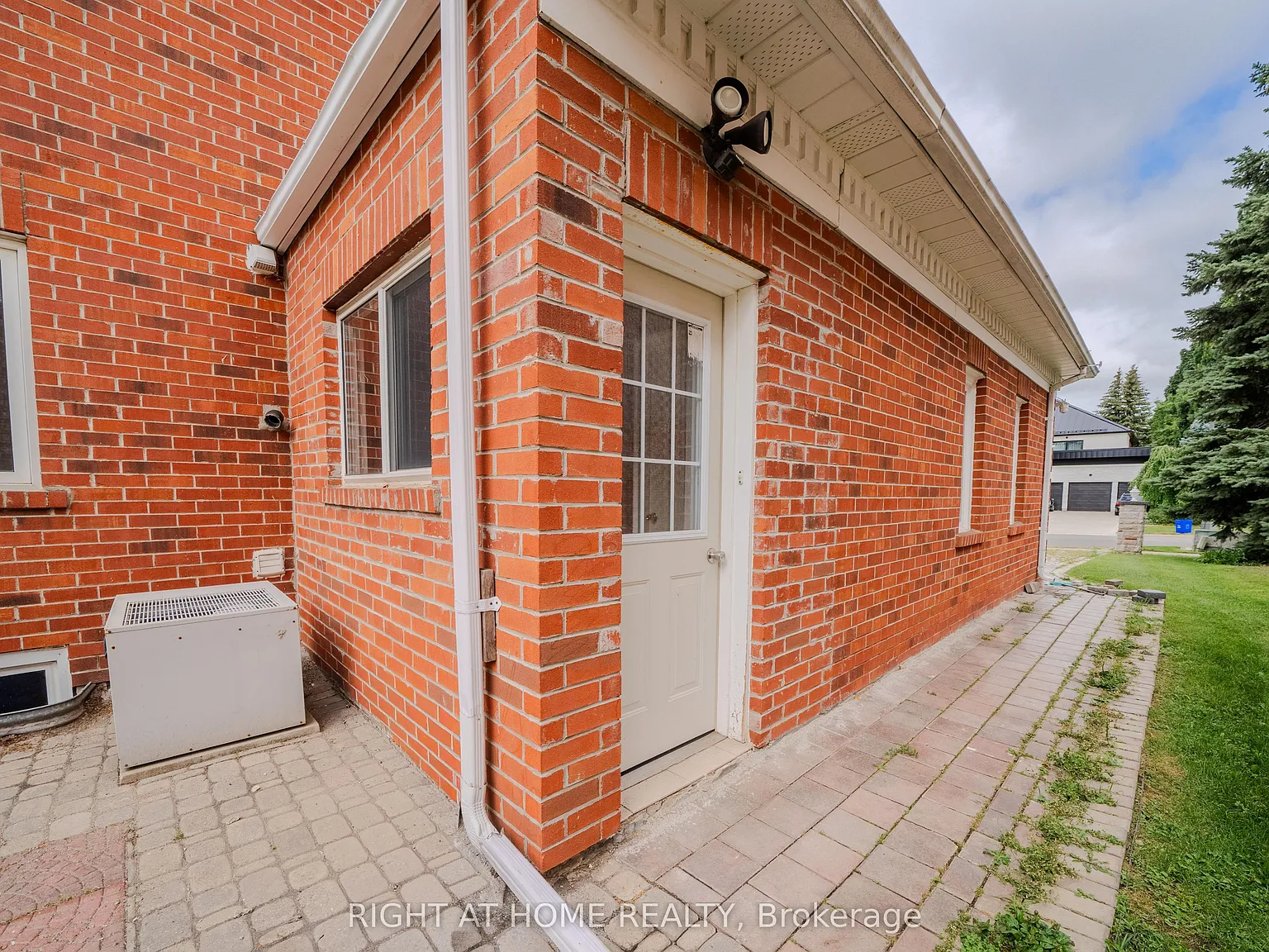 1 bed, $2,000 — Photo 3
