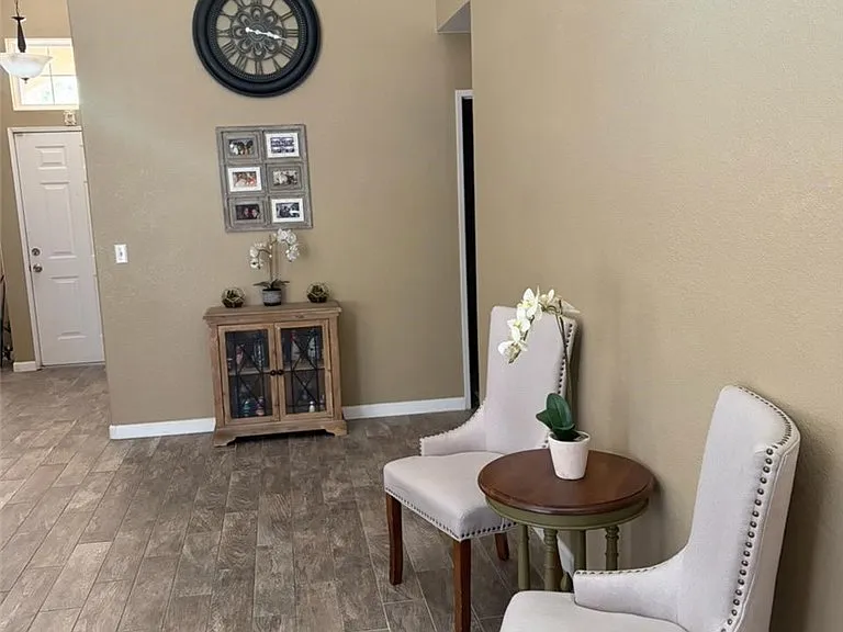 5607 Linden Ct — Photo 12
