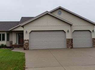 602 42nd Ave S, Moorhead, MN 56560