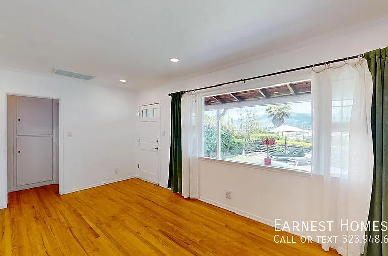 1410 Dartmouth Dr — Photo 7