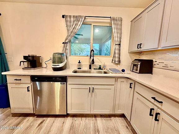 3rd image of 1553 E ELEGANTE Drive