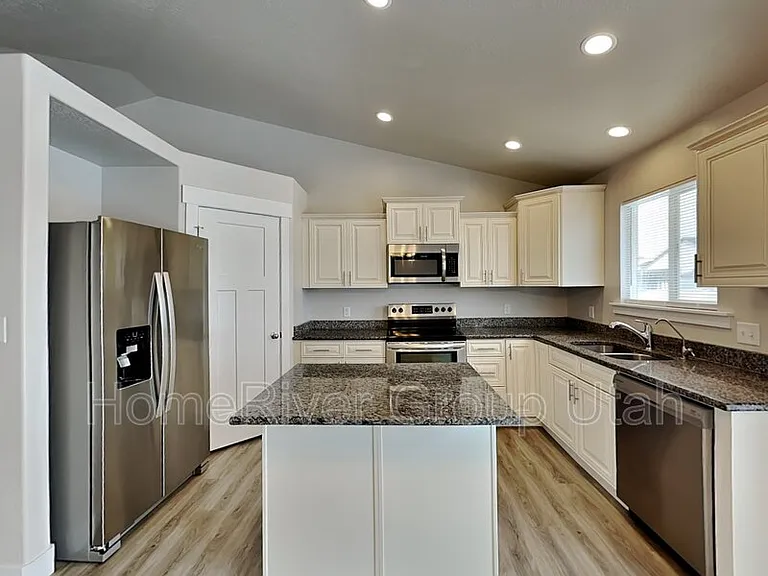 1375 E Rachel Way — Photo 9