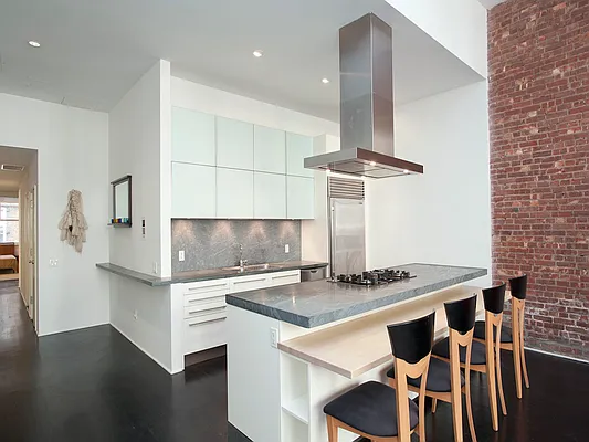 Sold by Sotheby's International Realty | media 16