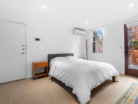 3rd image of 86 Essex St APT 1A