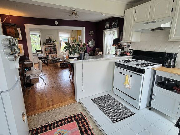 4th image of 180 12th St APT 3