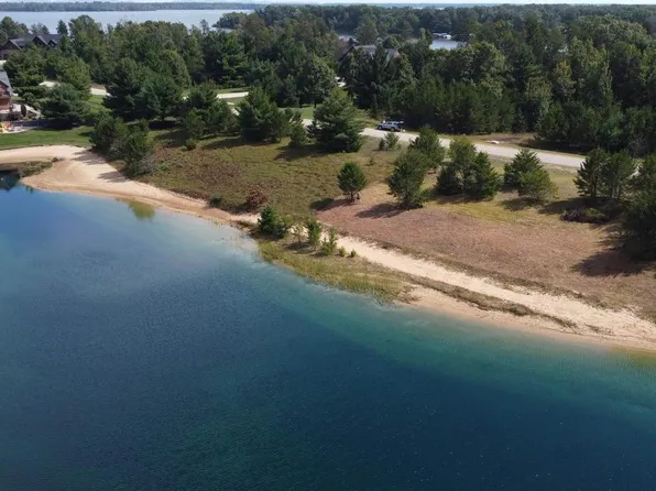 W5470 North Shore Drive #86, New Lisbon, WI 53950