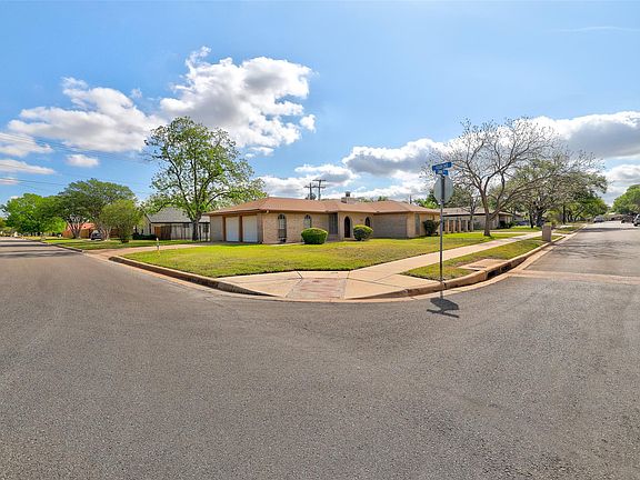 2nd image of 2303 Dawn Dr