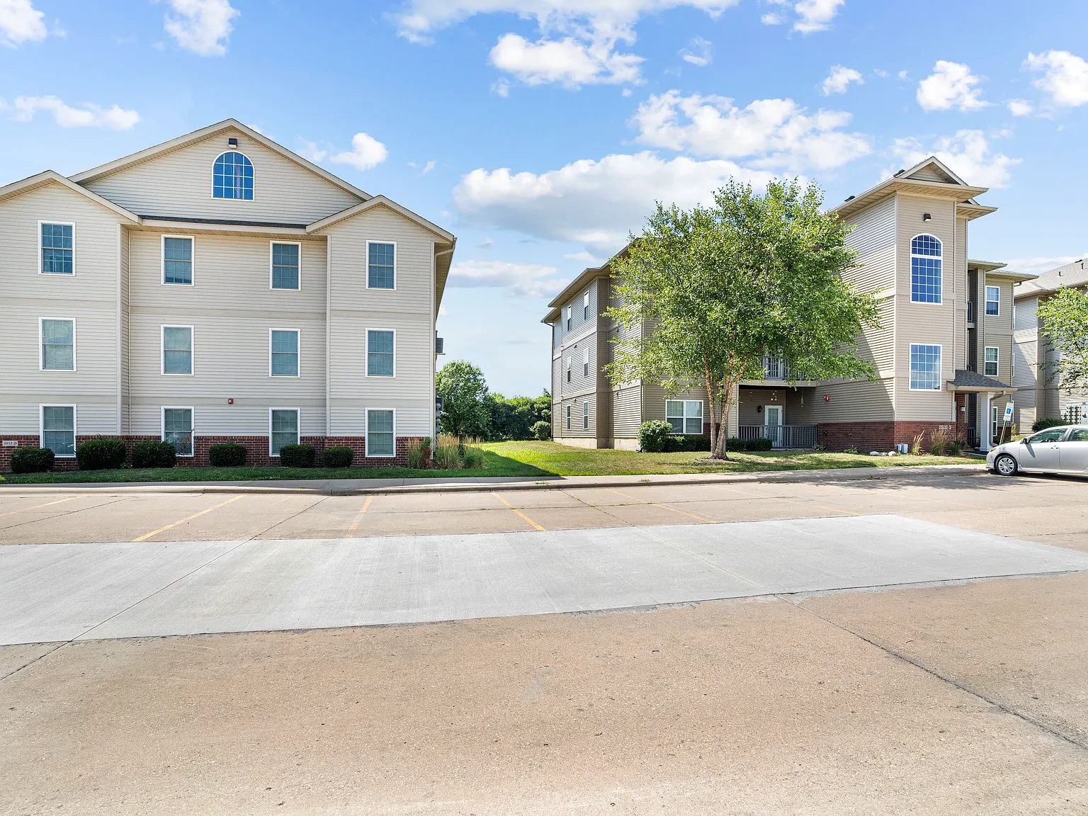 Stonegate Village Apartments — Photo 4