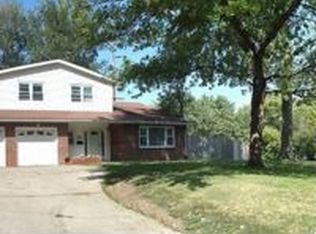 2901 SW Hillcrest Rd, Topeka, KS 66614