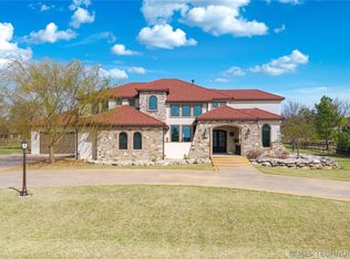 6403 N Wildwood Ln, Owasso, OK 74055