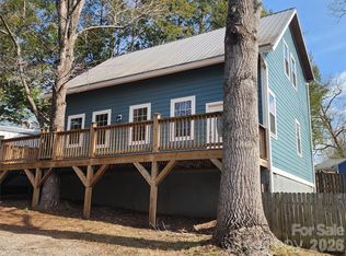 155 N Fork Rd, Black Mountain, NC 28711