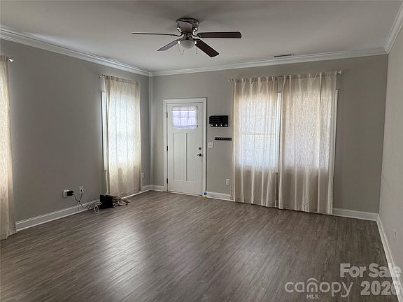 3rd image of 1084 20th St NE