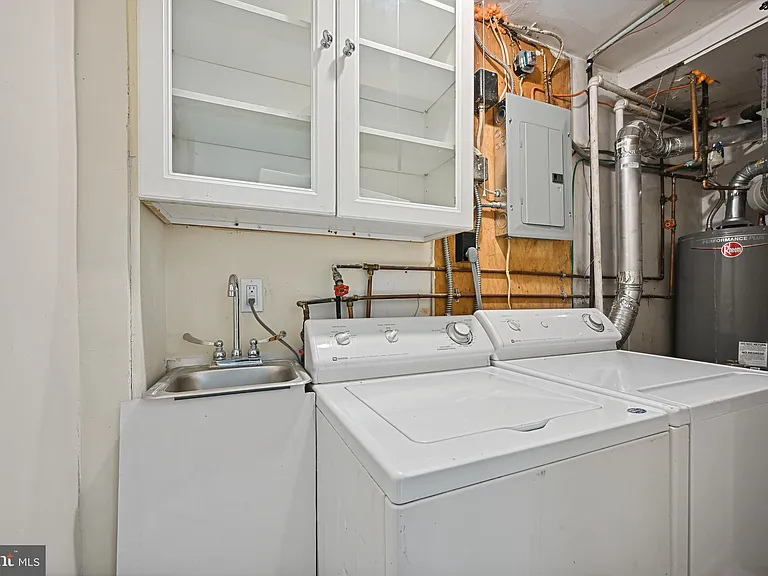 224 Webster St NE #A — Photo 16
