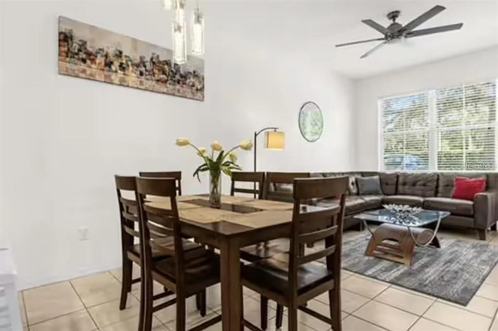 3 bed, 2.0 bath, 1296 sqft, $2,200 — Photo 4
