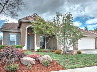1076 N Bush Ave, Clovis, CA 93611