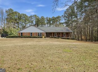 600 Springlake Rd, Lawrenceville, GA 30045