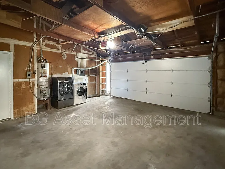 2672 Doidge Ave — Photo 39