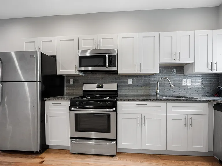 1451 N Dover St — Photo 3