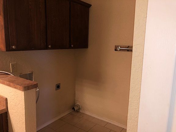 5th image of 204 W Market St #1