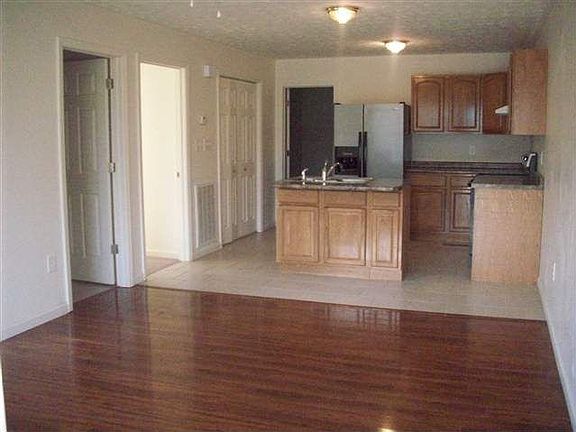 5th image of 1103 Barker Dr