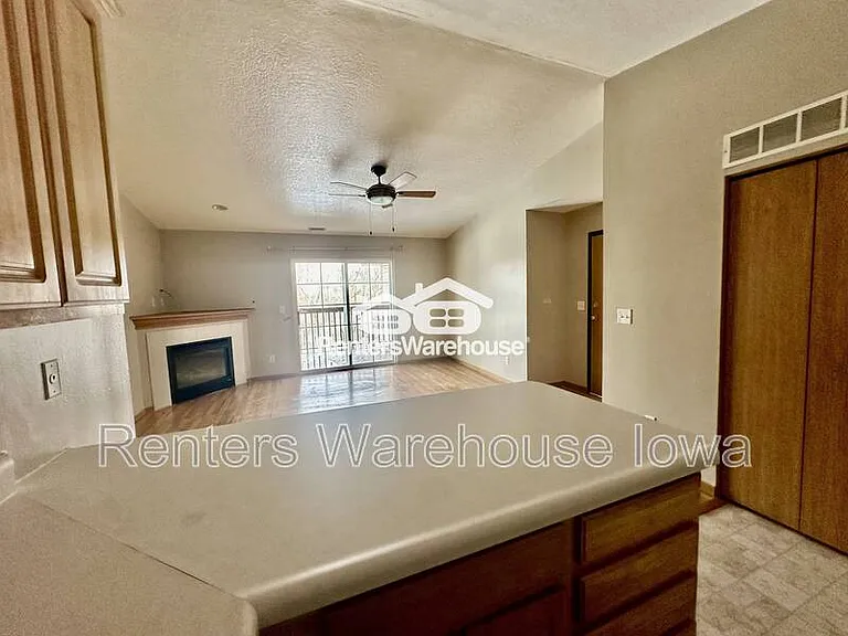 5924 Sutton Pl #10 — Photo 13