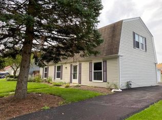 18 Roulock Rd, Montgomery, IL 60538