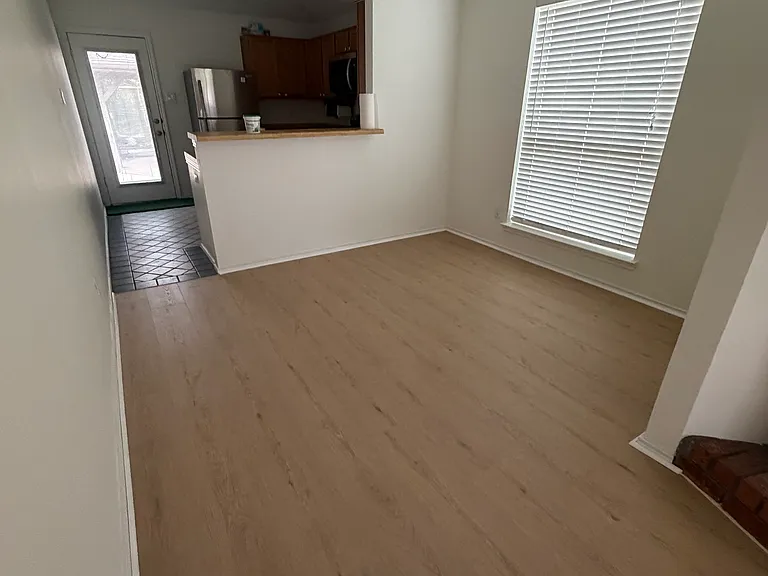 2312 Dalewood Ln — Photo 3