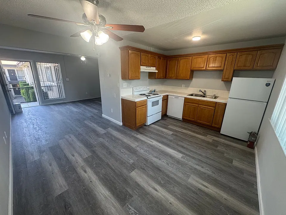 7734 Brentwood Dr