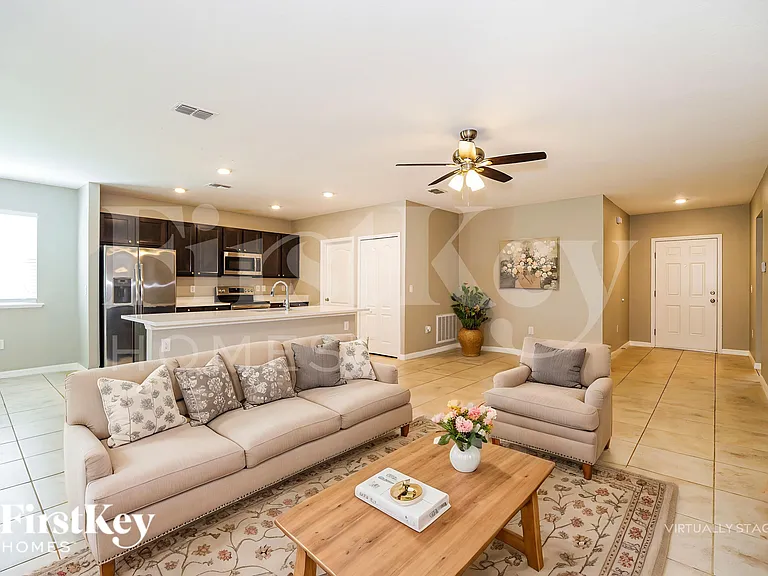 3920 Scotland St — Photo 4