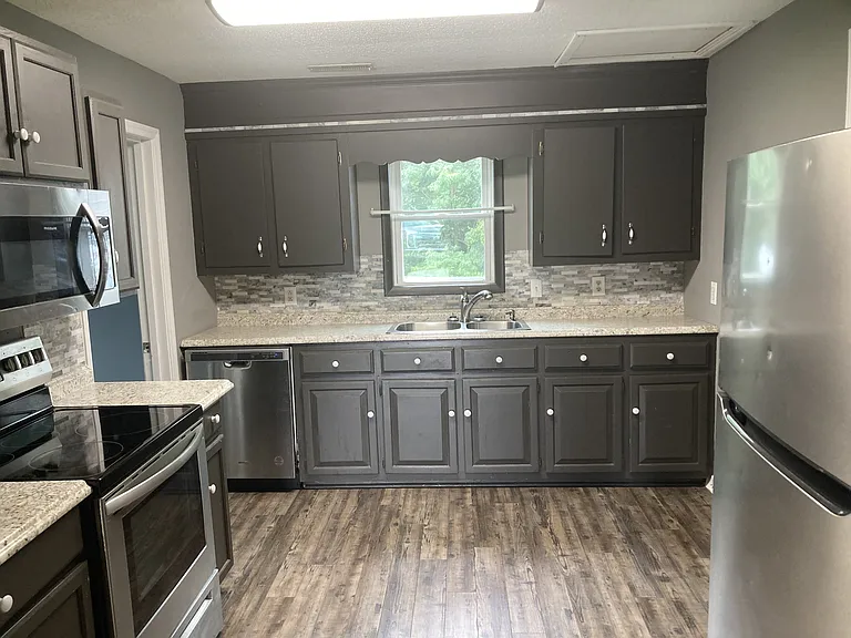 1305 Rapids Rd — Photo 2