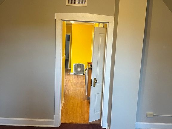 5th image of 3145 N Lawndale Ave